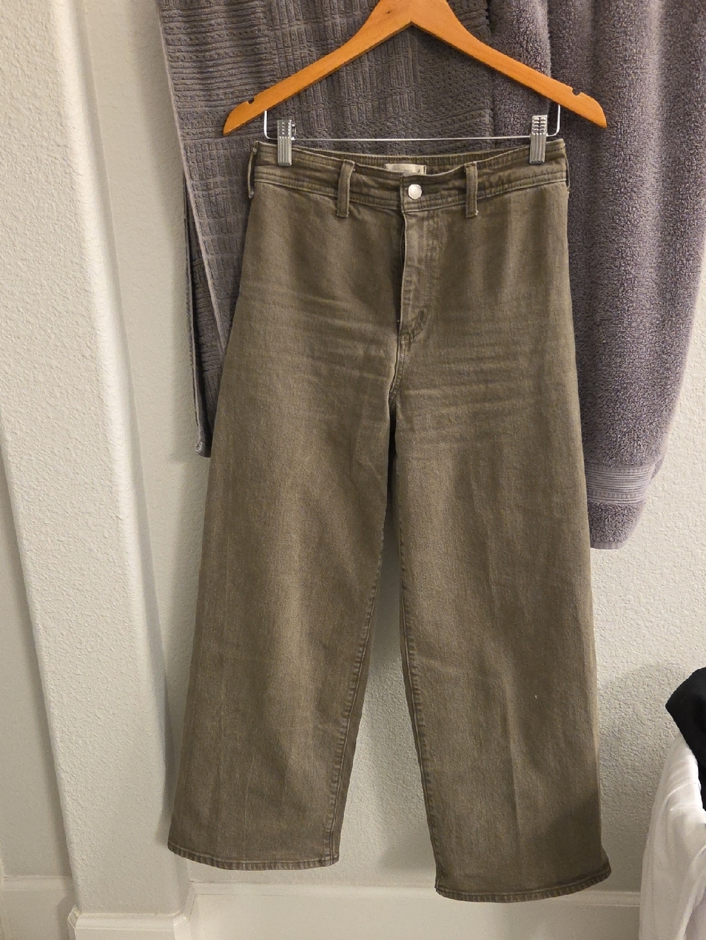 Universal Thread Olive Wide-Leg Jeans